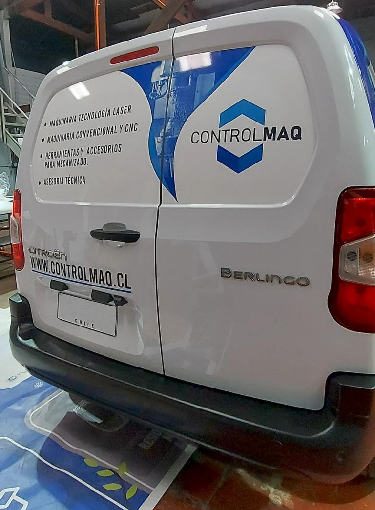 Camioneta lista tras